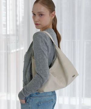 위크숄더백 크림화이트 GM345K