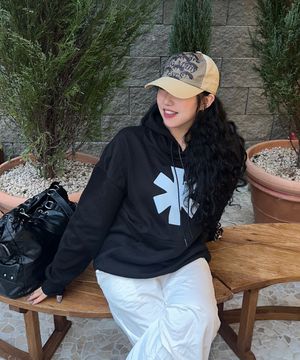 에스터리스크스 빅로고 후드 블랙