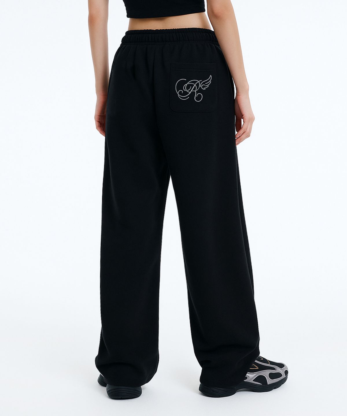 랜덤오프(RANDOMOFF) R DOT WING MINI ONE TUCK WIDE SWEAT PANTS (2color)