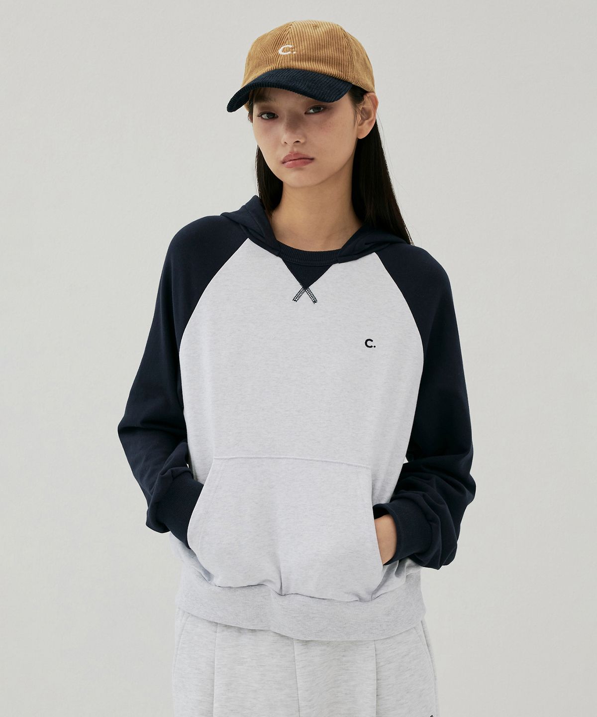 클로브(CLOVE) [25FW clove] Raglan Hoodie (Light Grey)