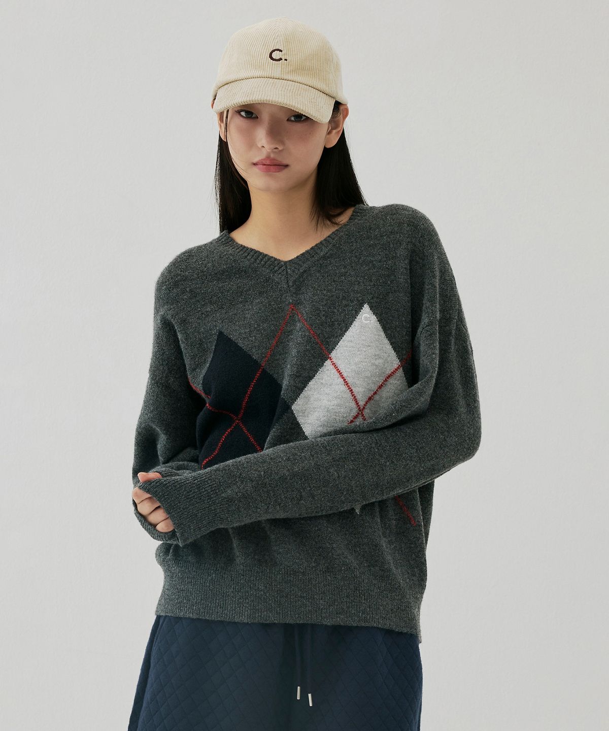 클로브(CLOVE) [25FW clove] V-Neck Argyle Sweater (Melange Grey)