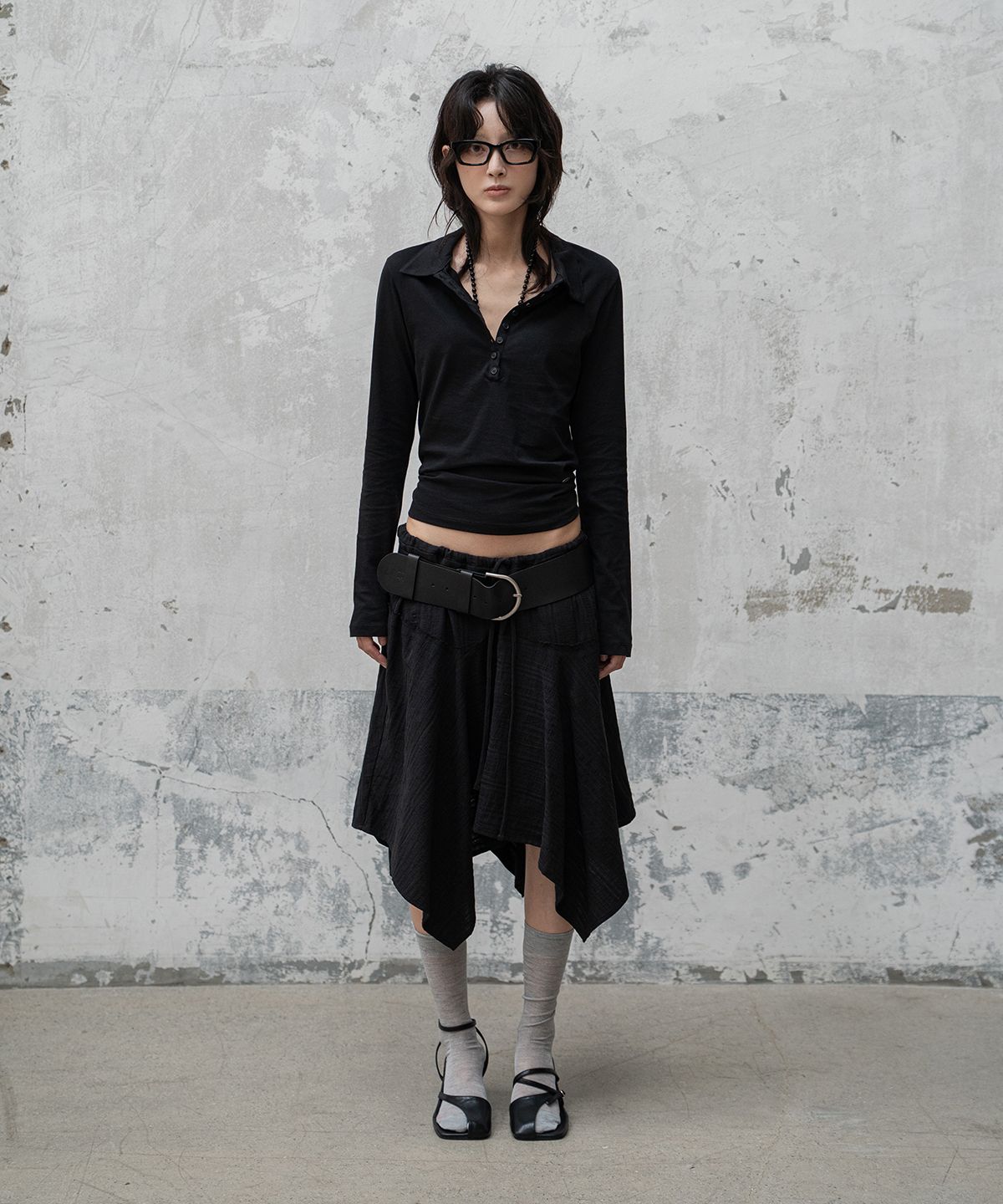 모산(MOSAN) COLLARED BUTTON LONG-SLEEVE T-SHIRT (BLACK)