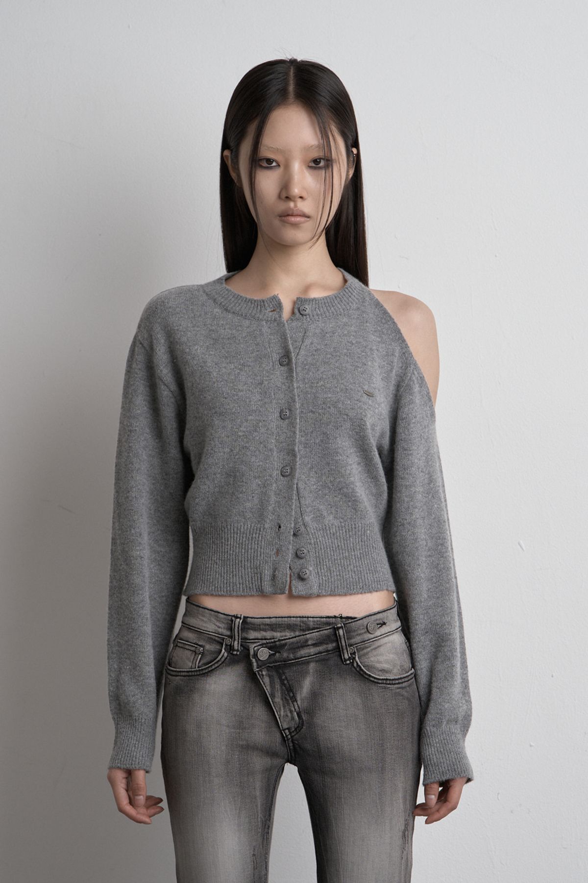 시너진(SYNERJYN) SHOULDER SLIT KNIT CARDIGAN GRAY