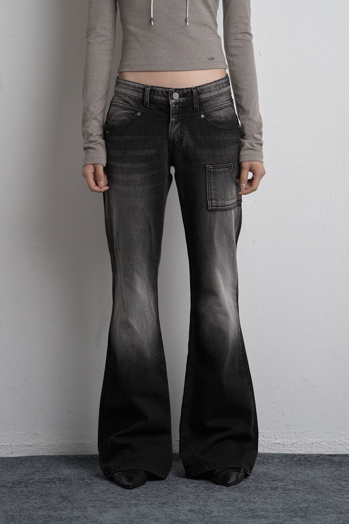 시너진(SYNERJYN) CARGO PAINTING DENIM PANTS BLACK