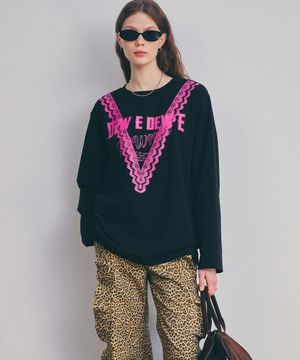 브이 레이스 티_블랙