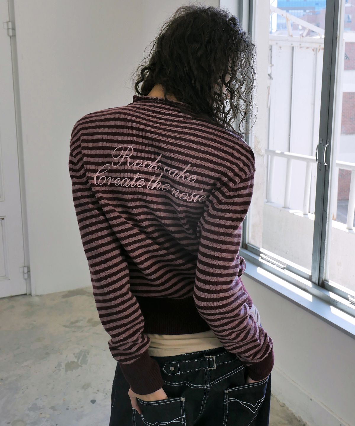 락케이크(ROCKCAKE) Stripe Logo Knit Cardigan - Burgundy
