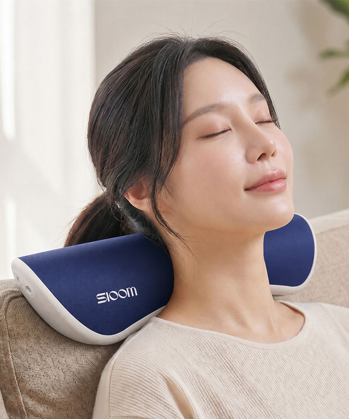 슬룸(SLOOM) 목편한케어 / 한국인 경추 맞춤 설계 온열 목 마사지기