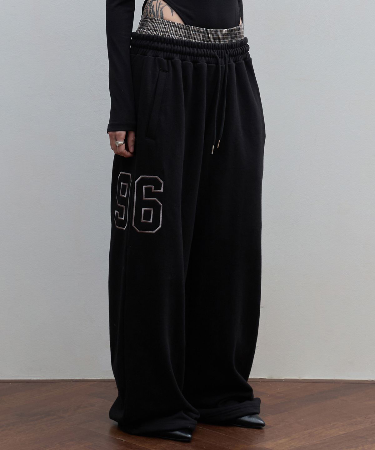 락케이크(ROCKCAKE) Check Layered 96 Wide 2way Jogger - Black