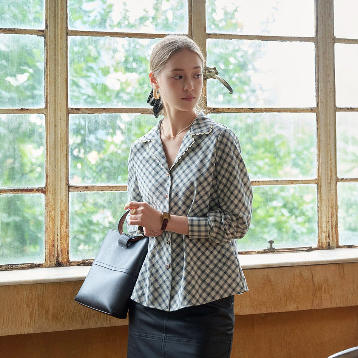 심플레트로(SIMPLE RETRO) SR_Light plaid long-sleeved blouse