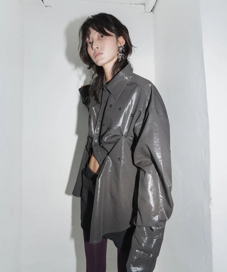 SNAP-BUTTON OVERFIT COATED SHIRT (CHARCOAL)