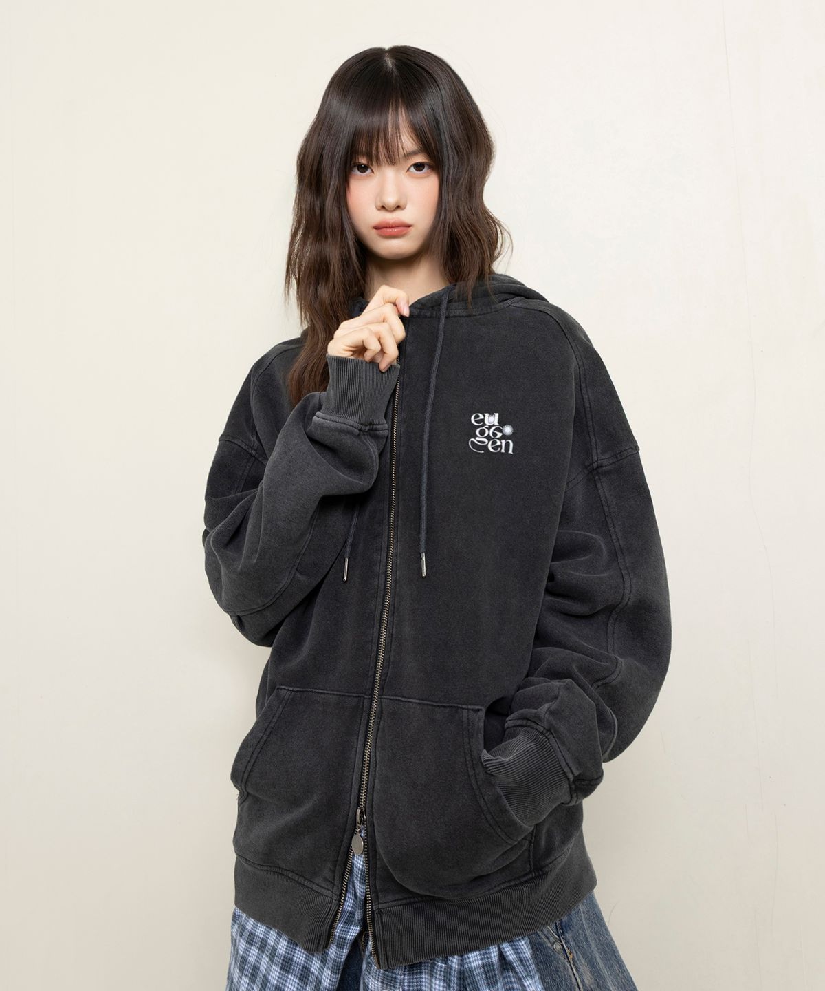 유젠(EUGGEN) 2WAY 후드 집업_피그먼트 차콜