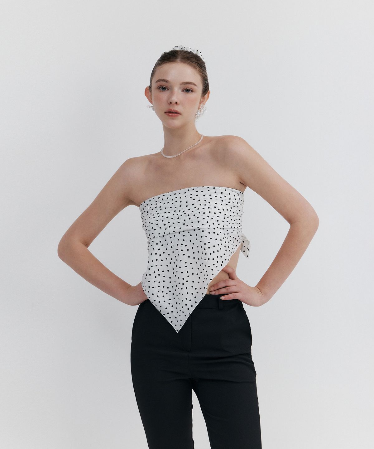 우네(OONE) Polka Dot Square Scarf_Ivory