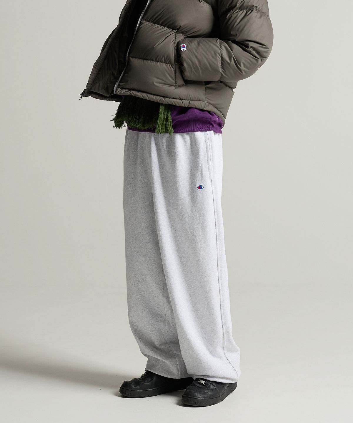 챔피온(CHAMPION) C로고 와이드핏 스웨트 조거 팬츠 Light Grey