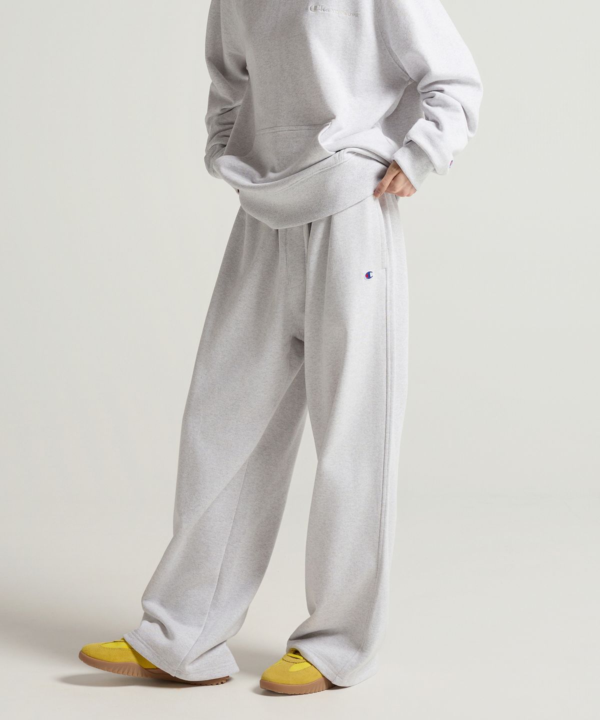챔피온(CHAMPION) C로고 와이드핏 스웨트 팬츠 Light Grey