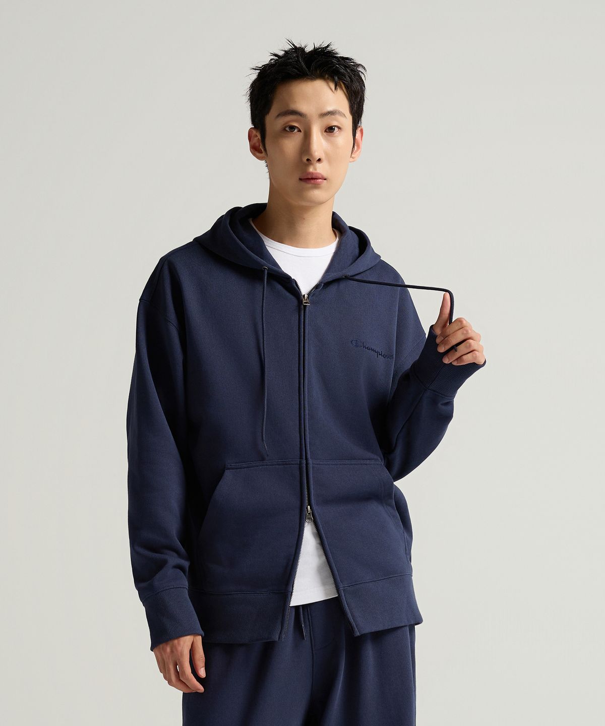 챔피온(CHAMPION) 스몰 로고 루즈핏 후드 집업 Navy