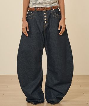 [호패션 pick] 버튼플라이 커브드 데님 팬츠 (인디고블루)