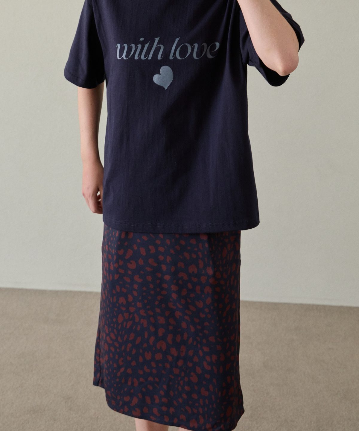 위오이(WIOE) Leopard Midi Skirt_Navy