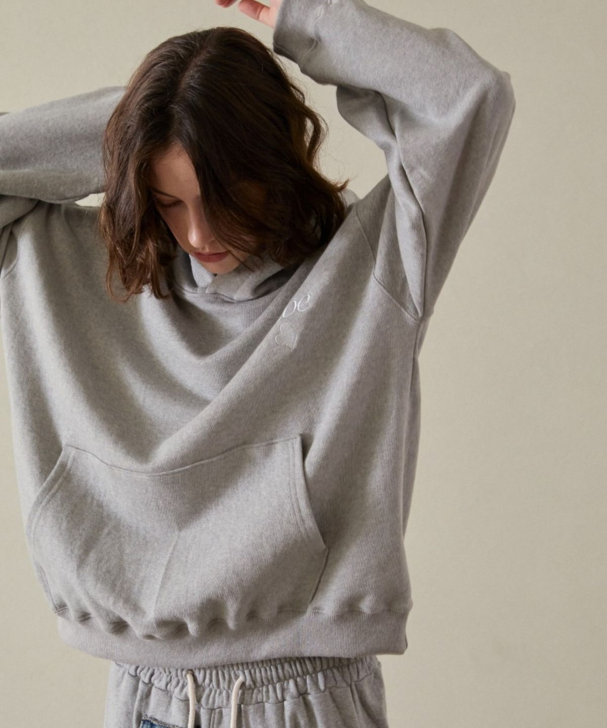 위오이(WIOE) Wioe Heart Hoodie_Grey