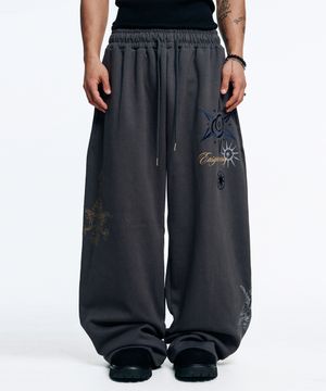 멀티 프린팅 스웻 팬츠-차콜