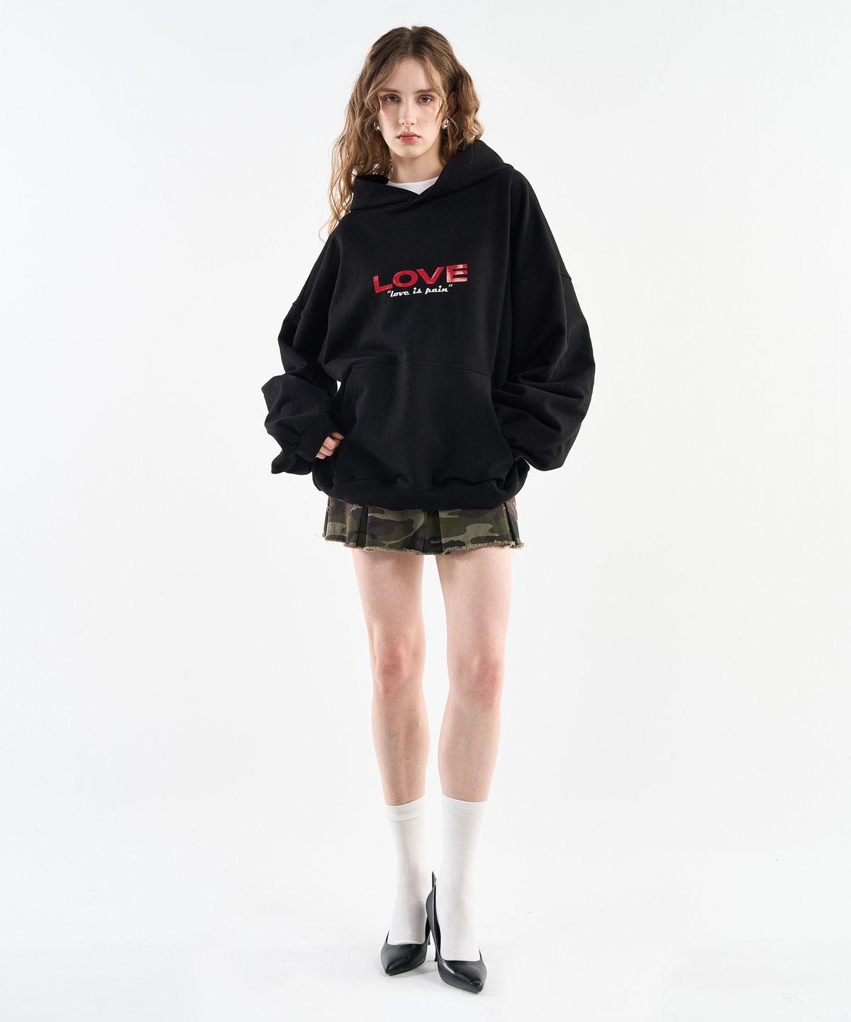 월드딜레마(WORLDDILEMA) LOVE Printing Hood (Black)