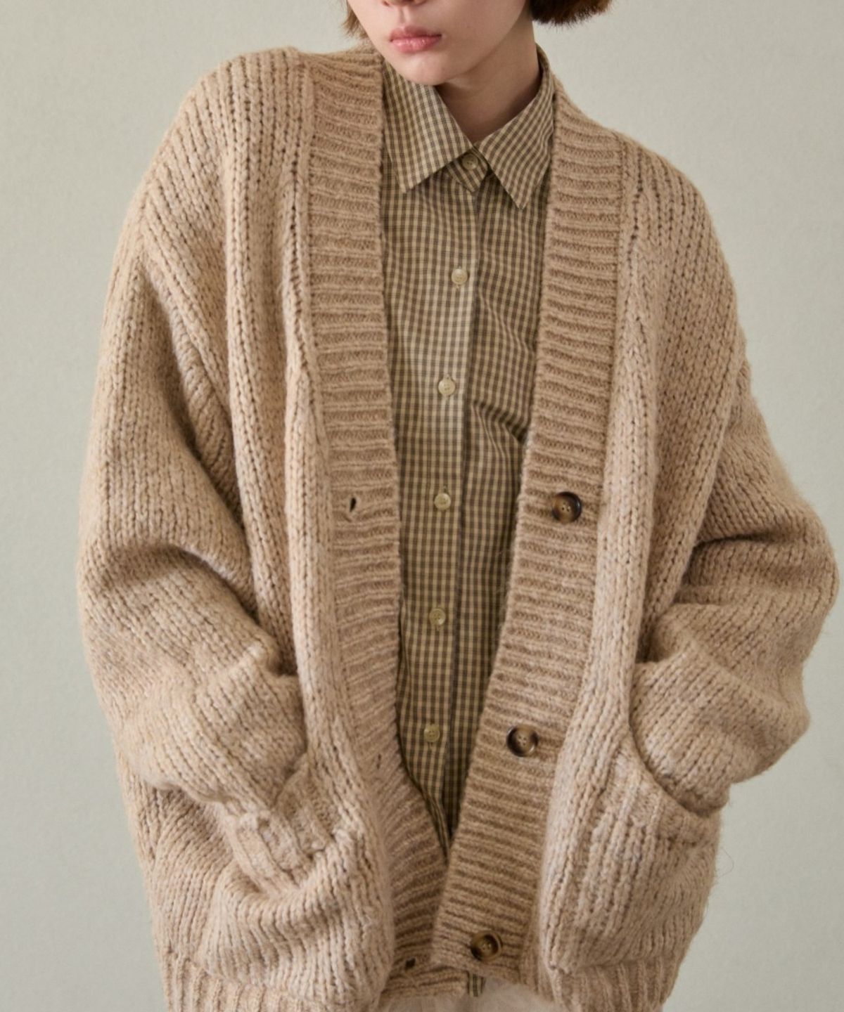 위오이(WIOE) Overfit Knit Cardigan_Beige