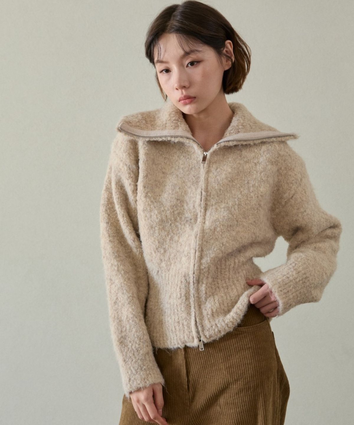 위오이(WIOE) Ru Zip-up Knit Cardigan_Oatmeal