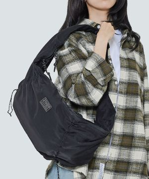 에브리데이 바디 호보백 - 블랙