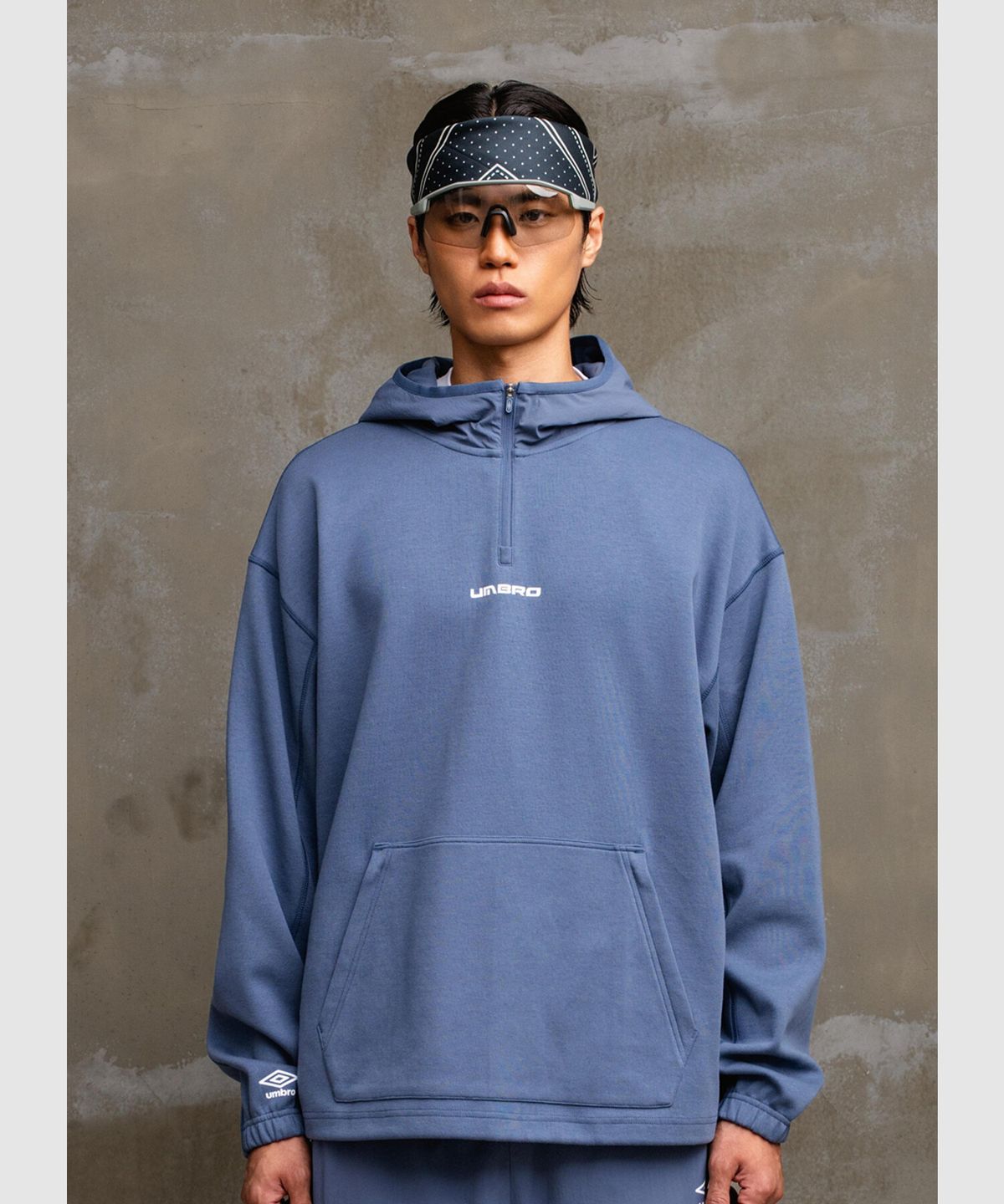 엄브로(UMBRO) 나이트런 하이브리드 후드 하프 집업 블루(UQ321SHD91)