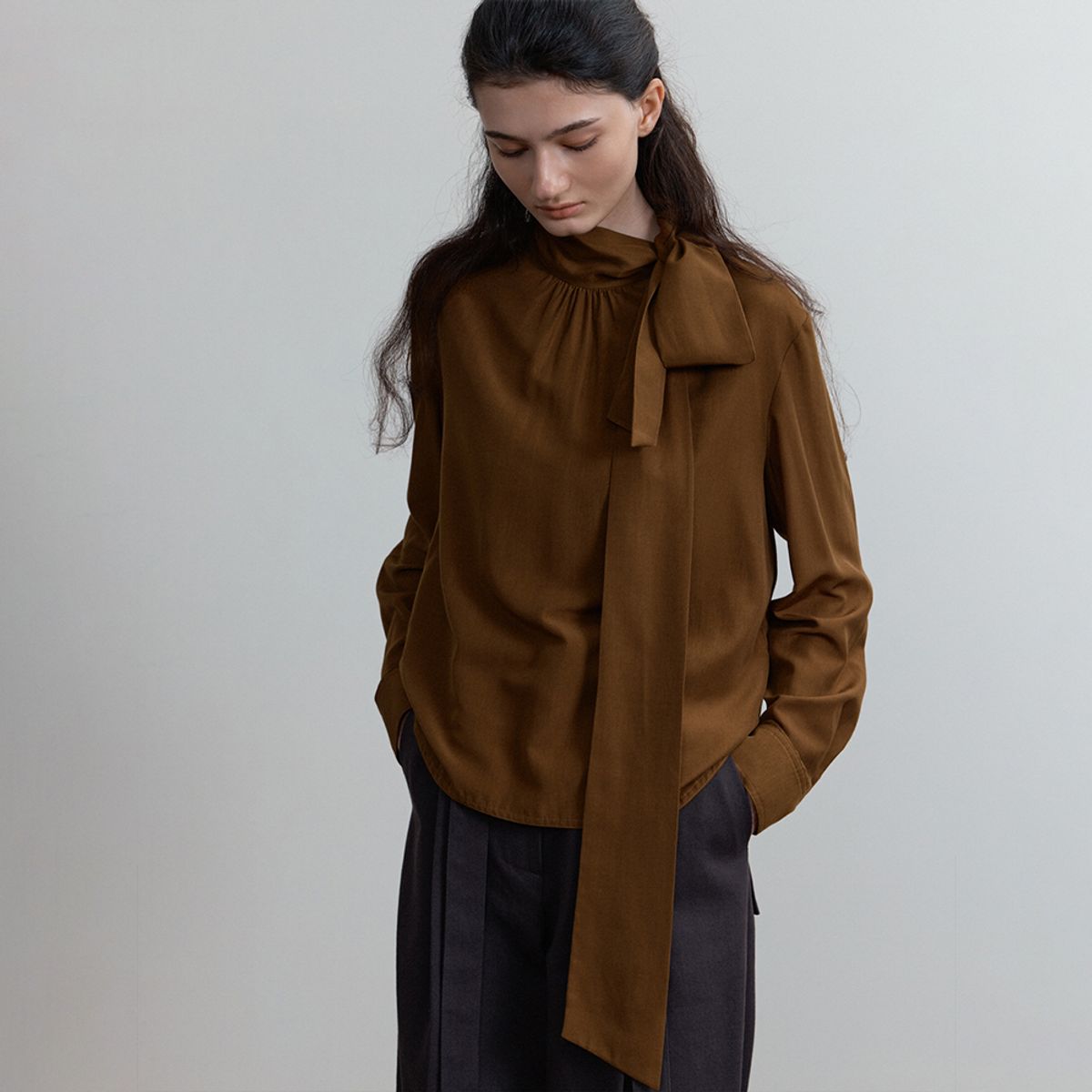 퍼블리카엑스(PUBLICKA X) ROWE BLOUSE KHAKI