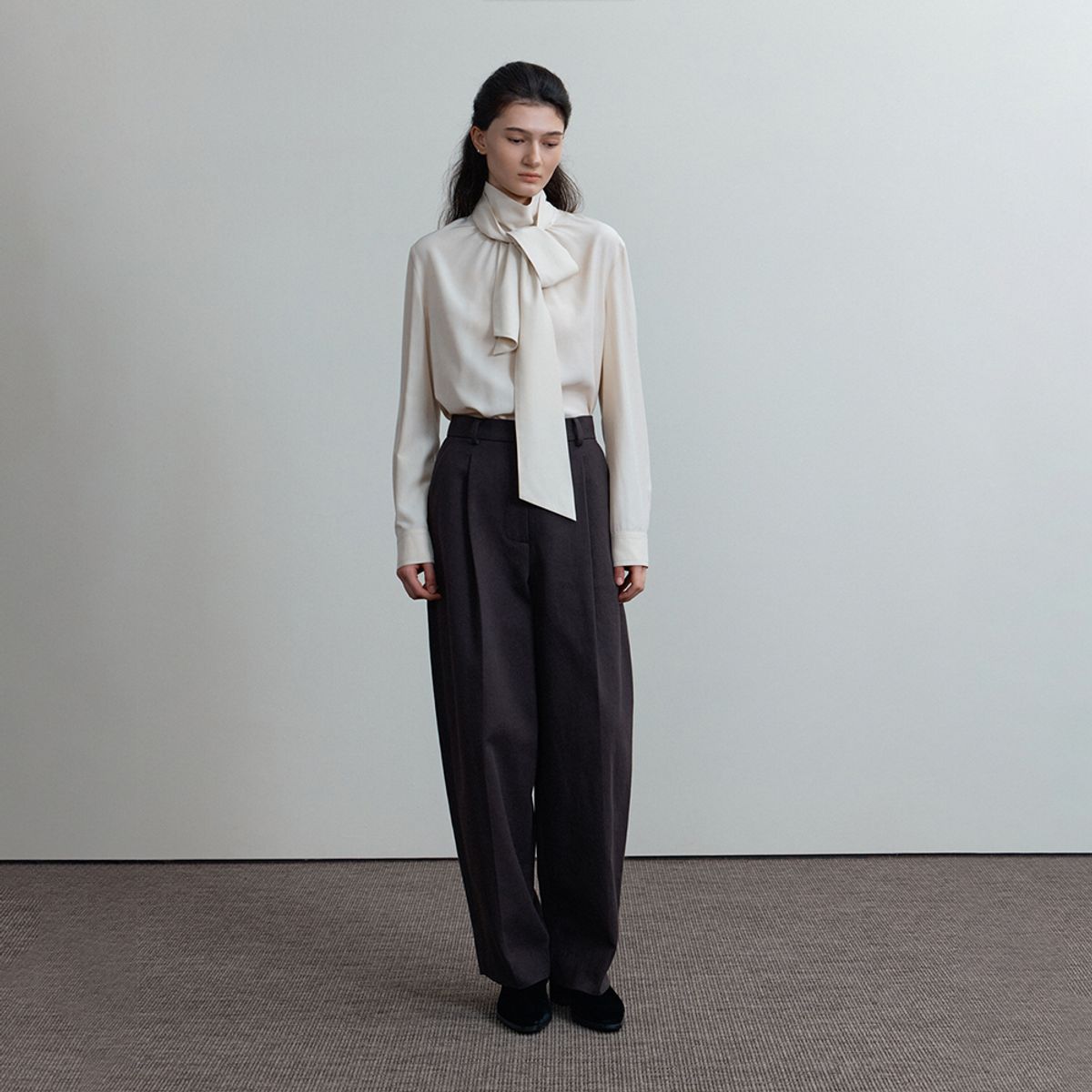 퍼블리카엑스(PUBLICKA X) ROWE BLOUSE IVORY