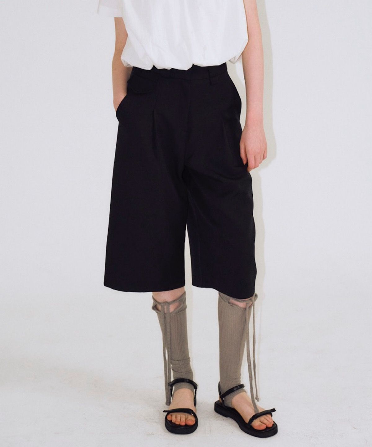 아포엠(APOEM) Bermuda Slacks