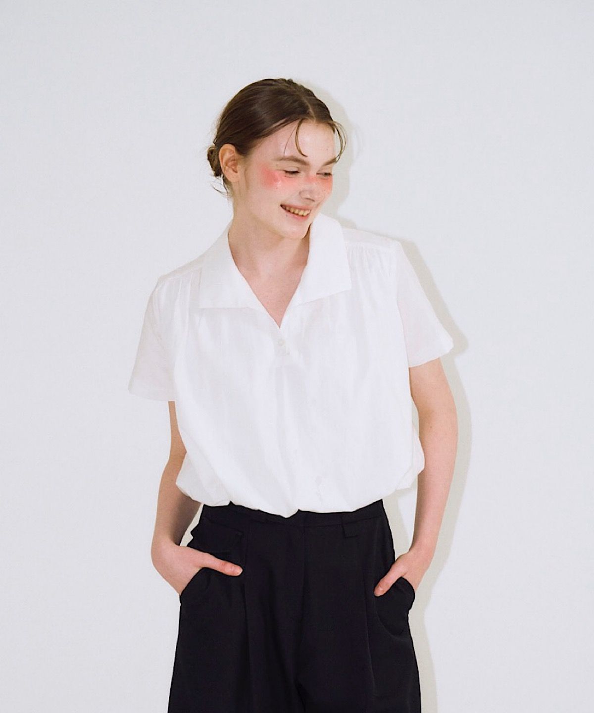 아포엠(APOEM) Bubble Balloon Blouse -2colors