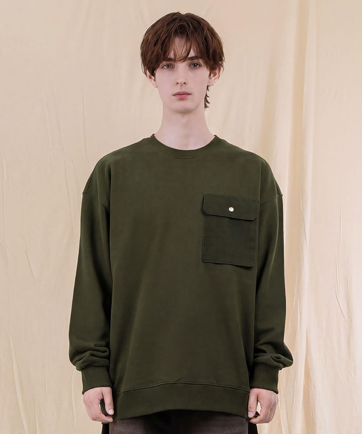 엘라모(LLAMO) 쭈리 베이직 무지 사각포켓 오버핏 맨투맨 [카키]