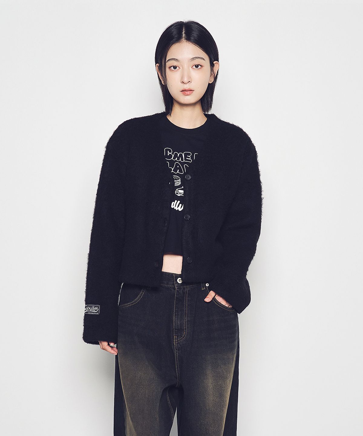 아크메드라비(ACME DE LA VIE) WOMAN V NECK CROP SOLID CARDIGAN (2 COLOR)