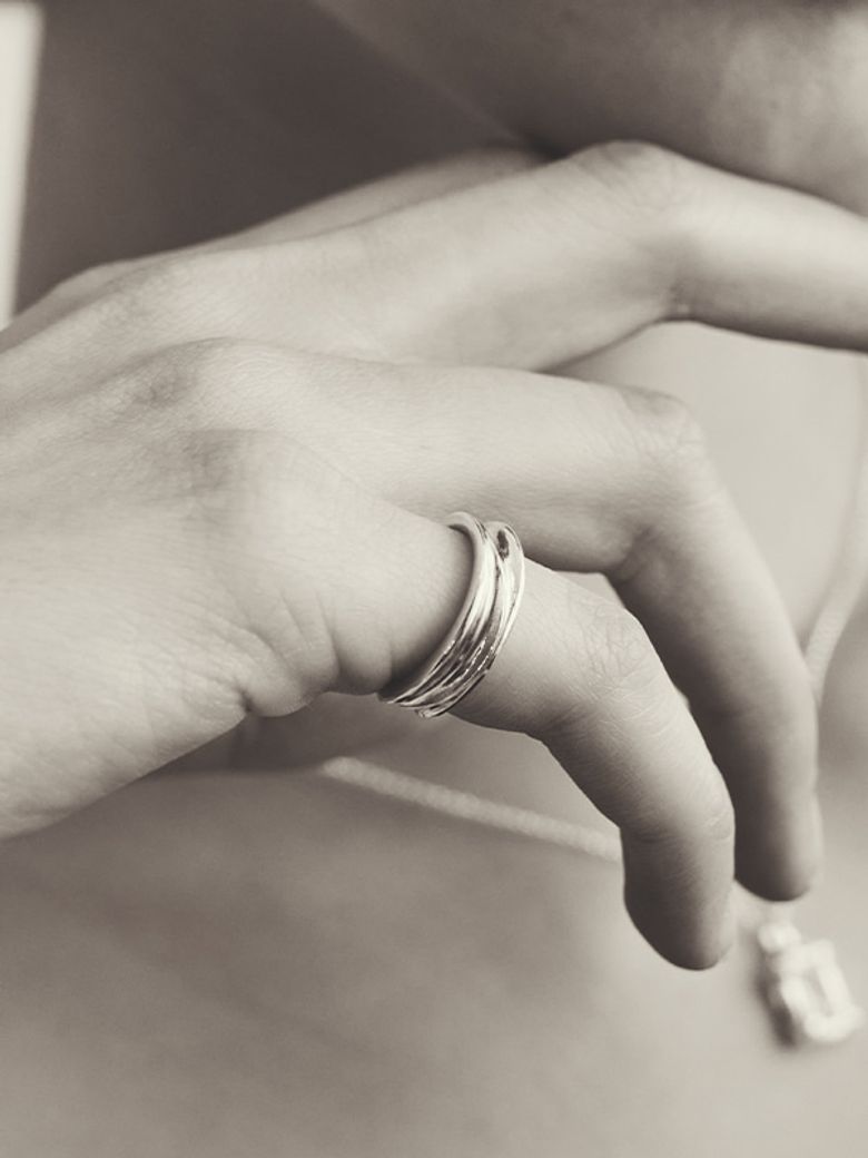 SAND DUNE TWIST RING