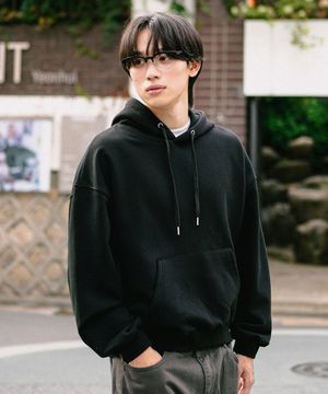 데이컷 크롭 오버핏 후드 블랙 KJHD2649