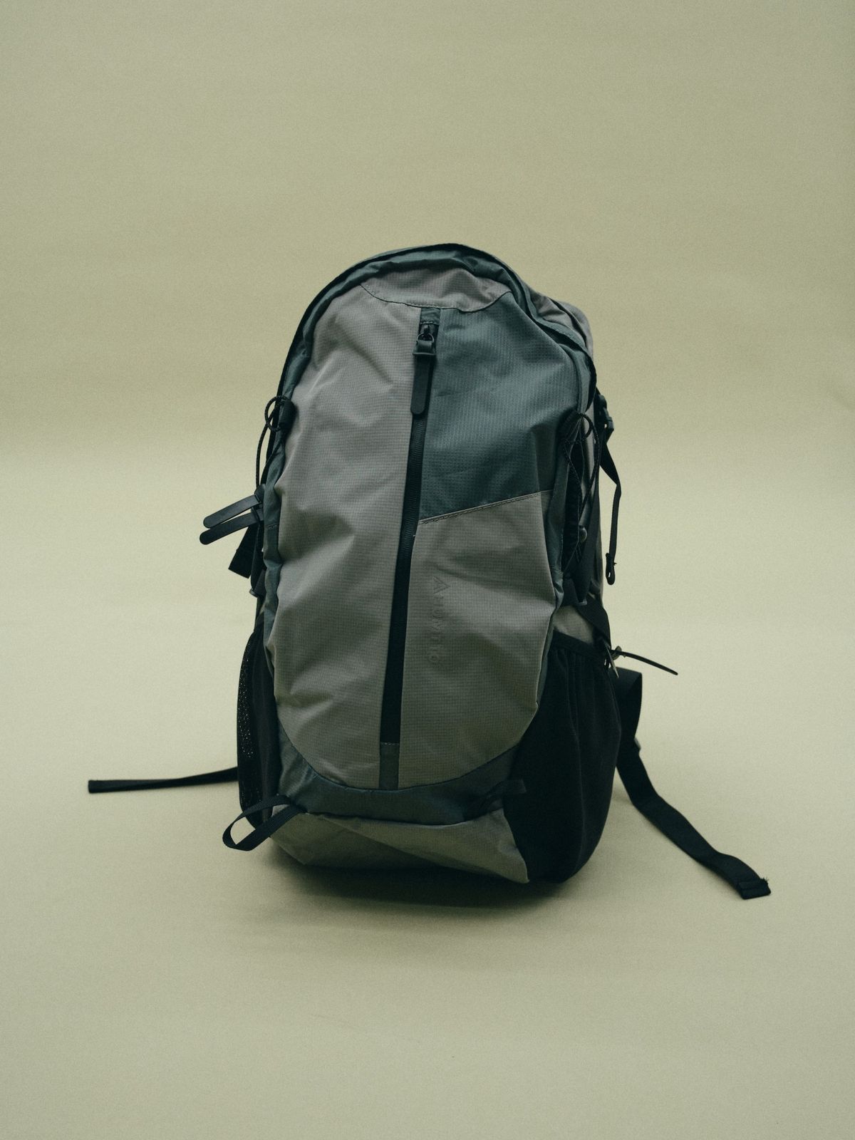 험토(HUMTTO) 공용 경량 등산가방 하이킹 백팩 마치 30L