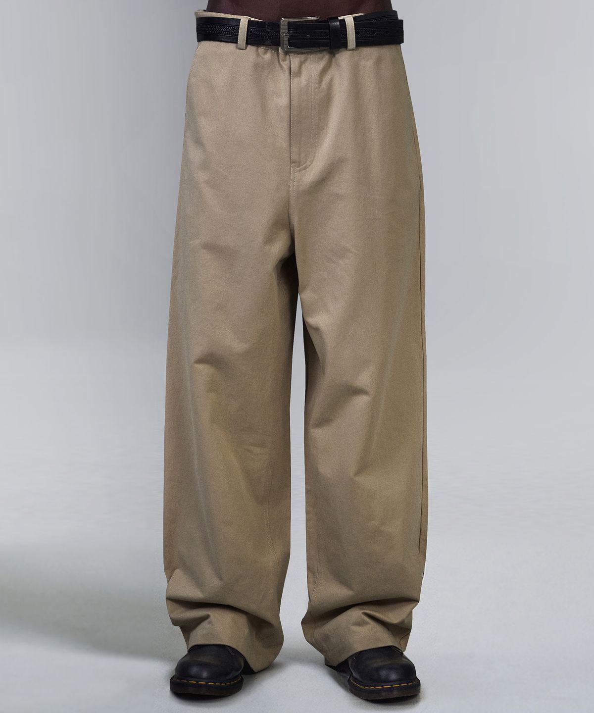 카네이테이(KANEITEI) CLASSIC CHINO PANTS (BEIGE)