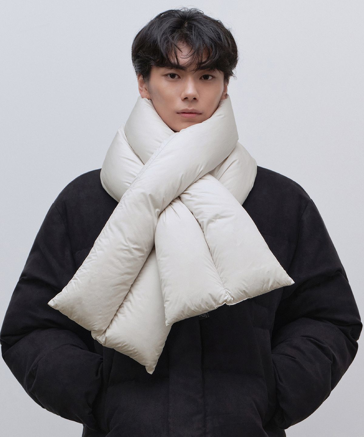 무신사 스탠다드(MUSINSA STANDARD) 오버사이즈 다운 머플러 [스톤 화이트]