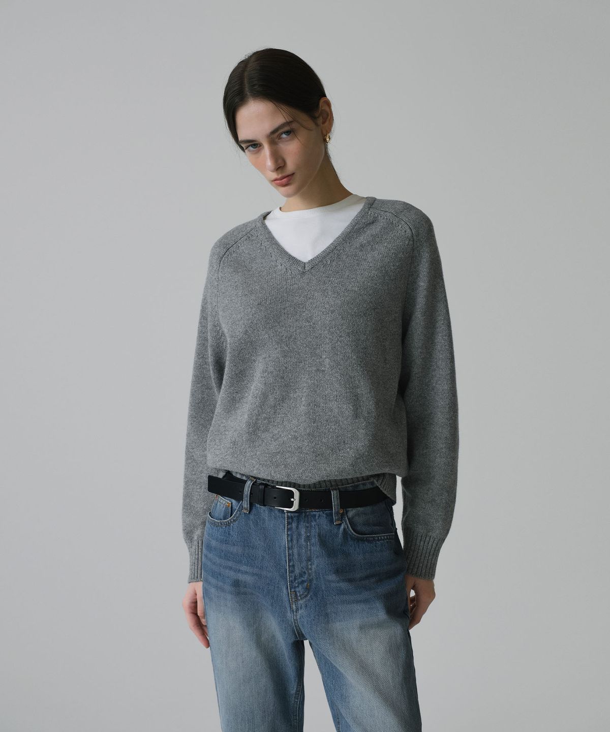시야쥬(SIYAZU) SIKN2156 울 블렌드 루즈 브이넥 니트_Melange gray