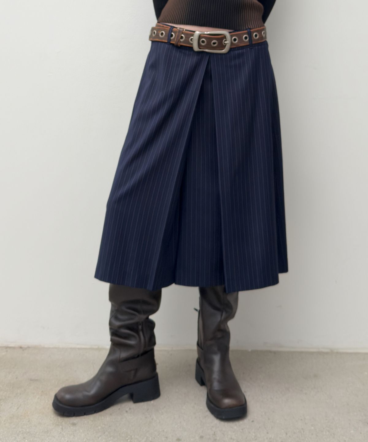 다이애그널(DIAGONAL) LOW RISE MIDI SKIRT (navy)