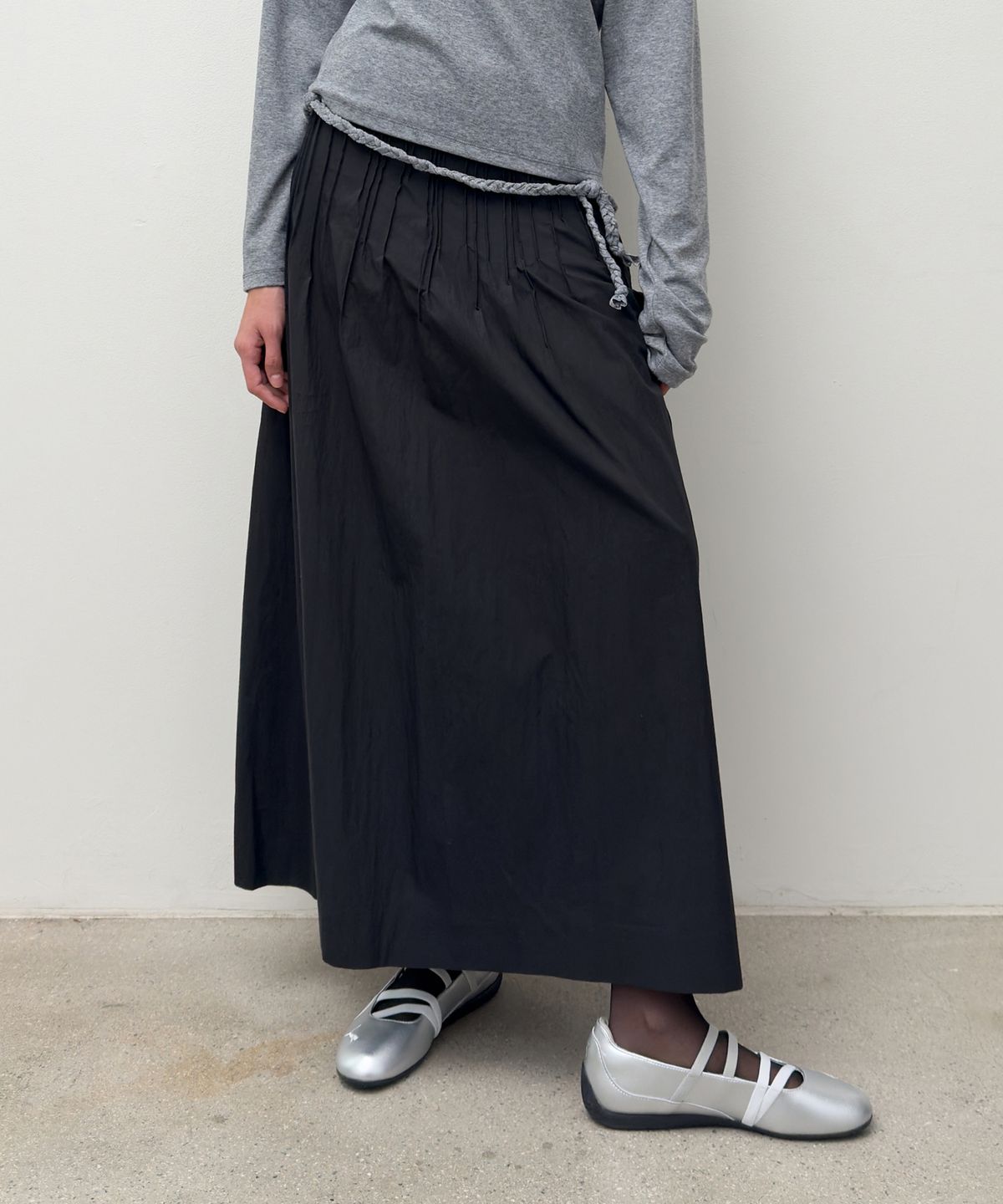 다이애그널(DIAGONAL) STITCHED TRAPEZE SKIRT (black)
