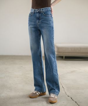 하이웨이스트 내추럴 워시드 스트레이트 데님