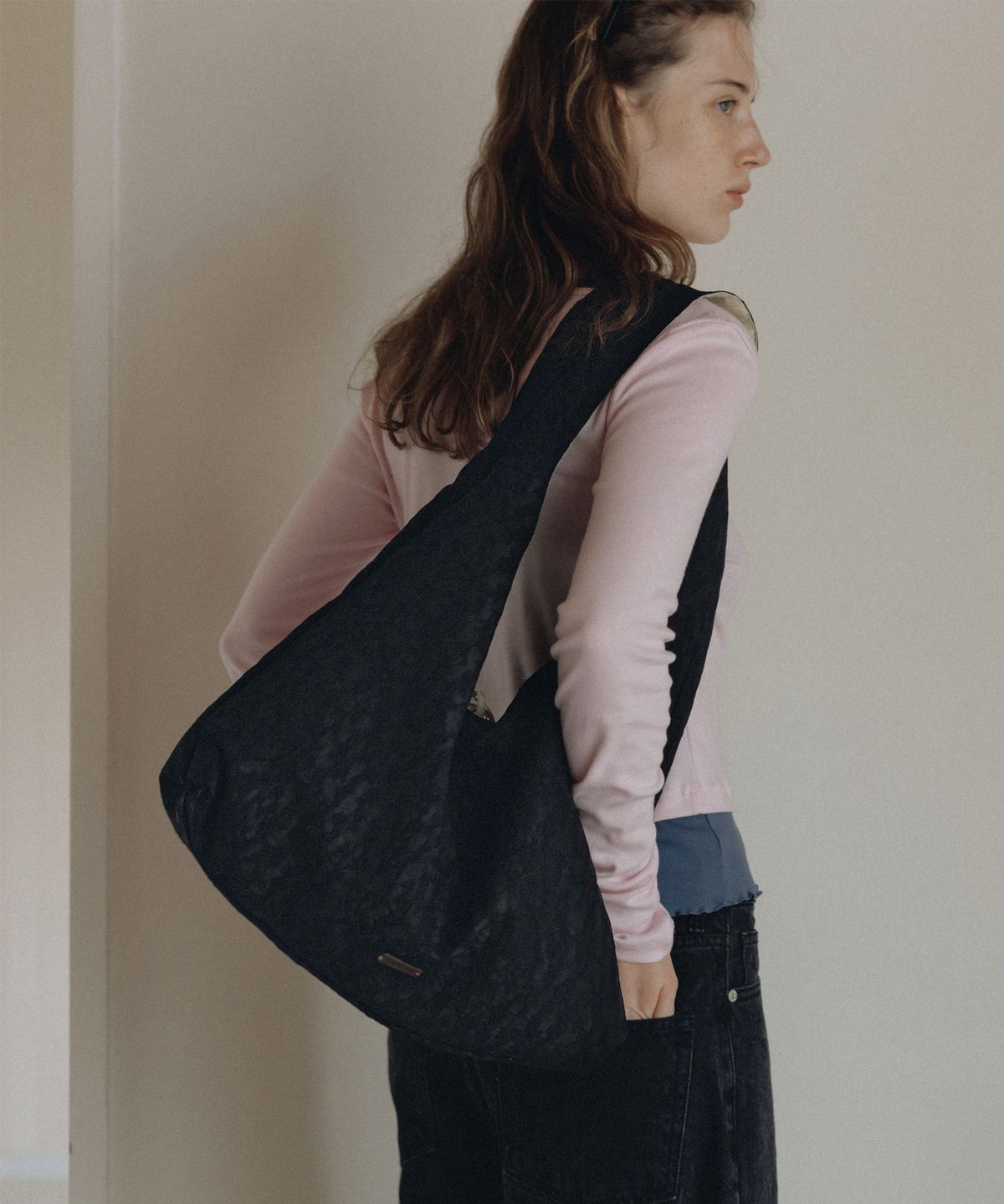 앤니즈(ANDNEEDS) Camilla reversible hobo bag (black)