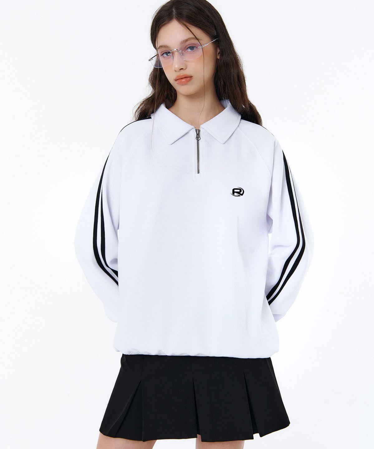 랜덤오프(RANDOMOFF) ROF ESSENTIAL SPORTY TRACK HALF ZIP OVER FIT SWEATSHIRT (2color)