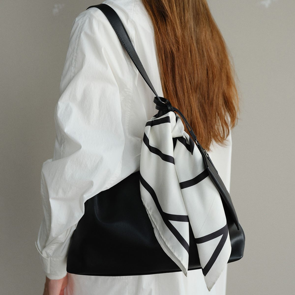 로서울(ROH SEOUL) Drawing Silk Scarf