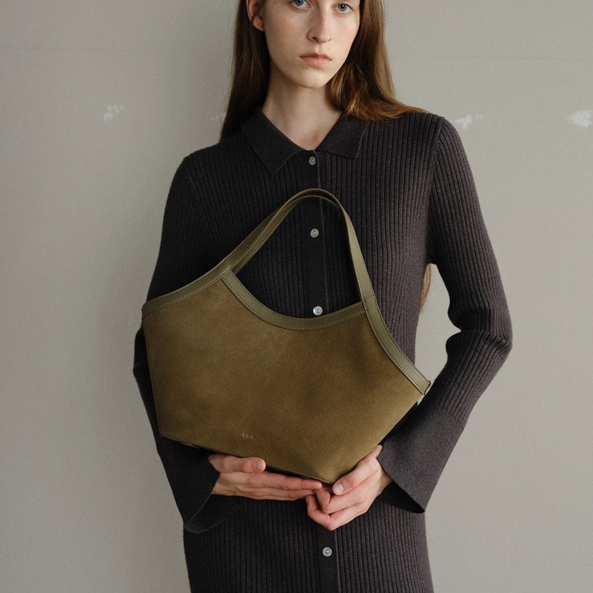 로서울(ROH SEOUL) Harbor tote bag Suede Olive