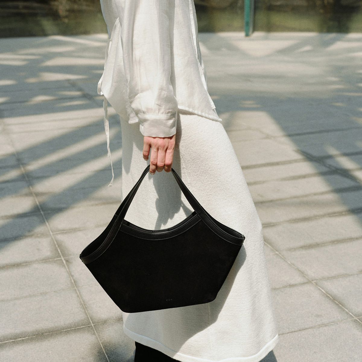 로서울(ROH SEOUL) Harbor tote bag Suede Black