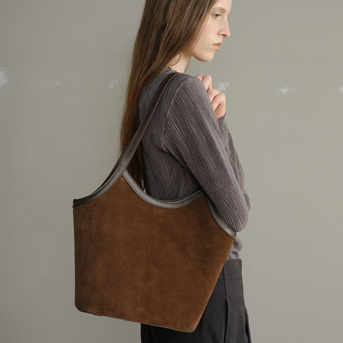 로서울(ROH SEOUL) Harbor shoulder bag Suede Chestnut