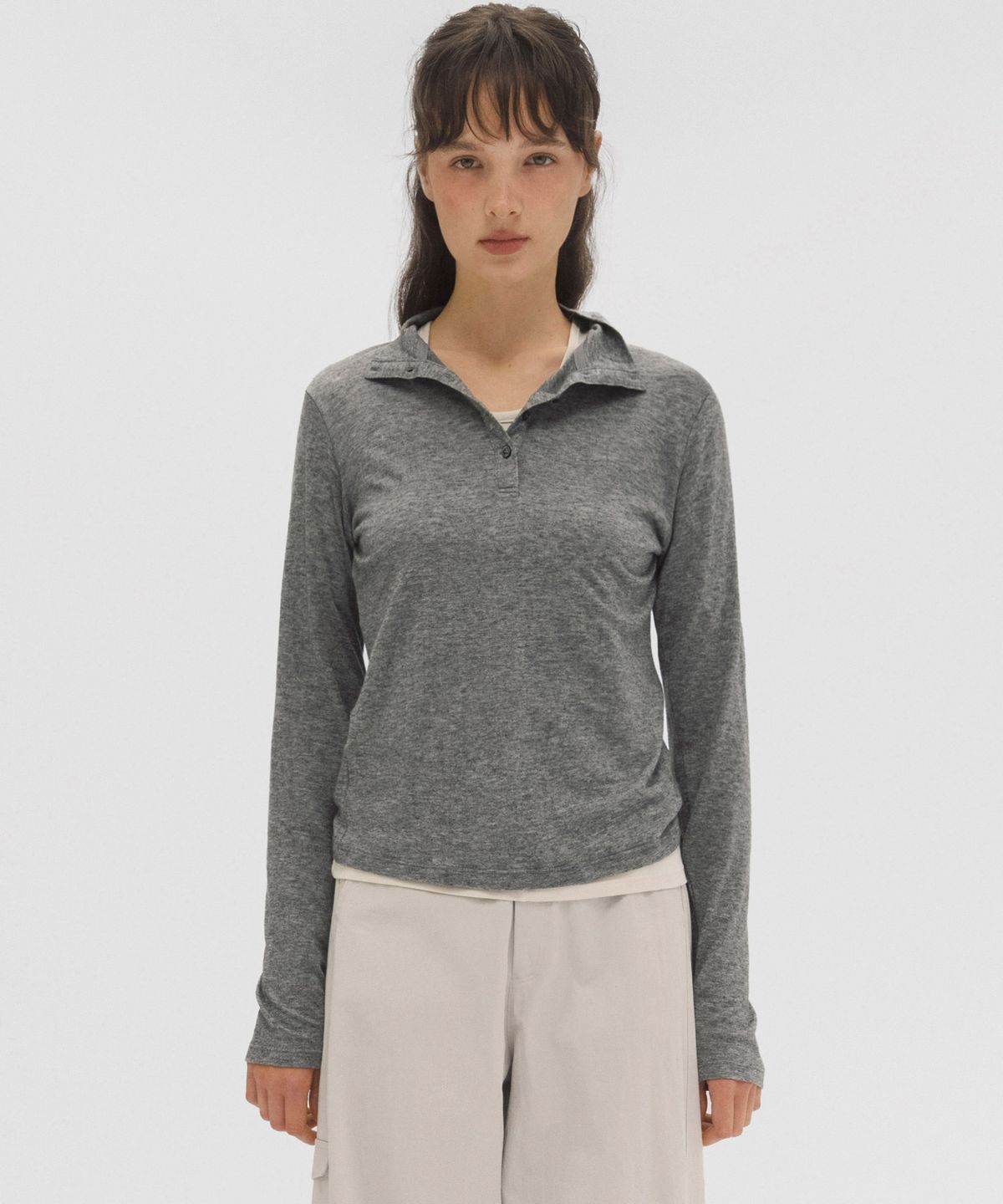 앤니즈(ANDNEEDS) Port henry neck tee (charcoal melange)